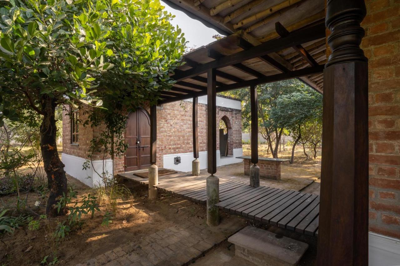 Lohonostays Bamboo House Sadhrana Bagh Gurgaon Exterior photo